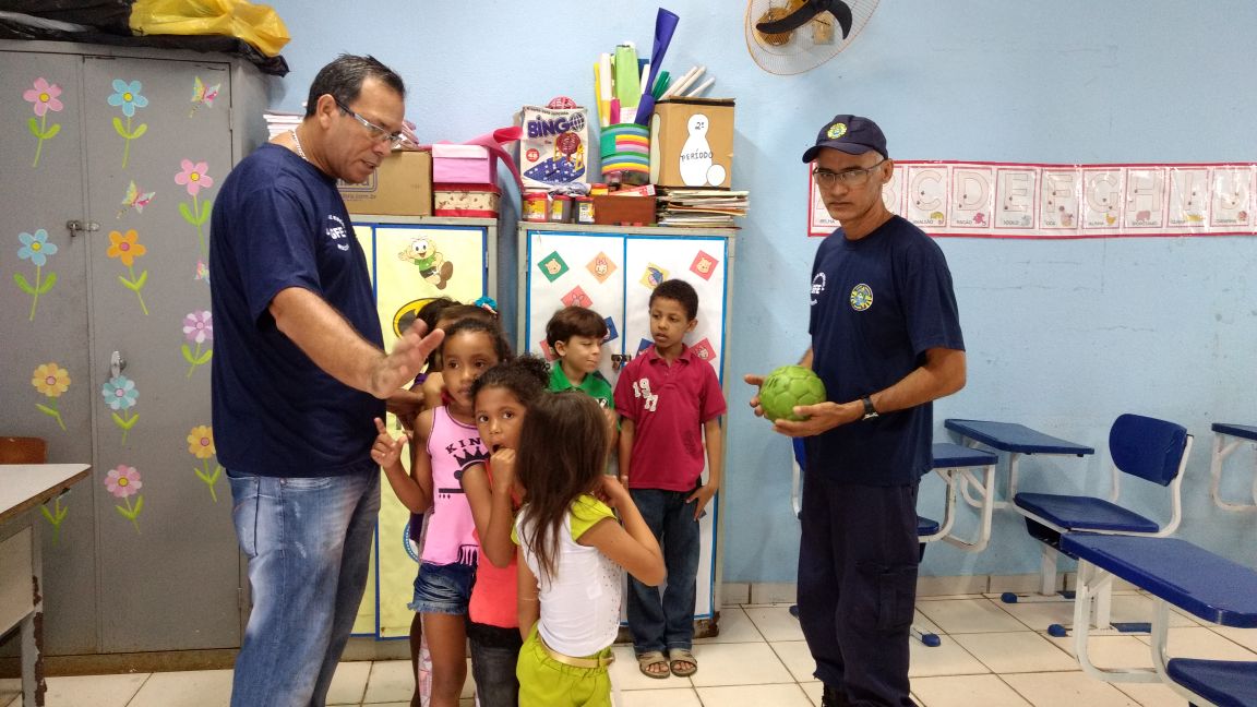 Conheça o projeto Guarda Faz Escola