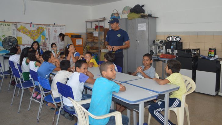 Projeto Guarda Faz Escola é realizado em mais uma rede pública de ensino