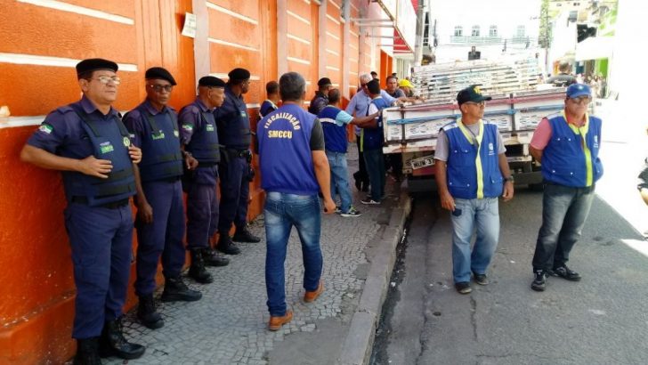 Agentes da Guarda Municipal dão apoio durante ações de ordenamento no Centro de Maceió