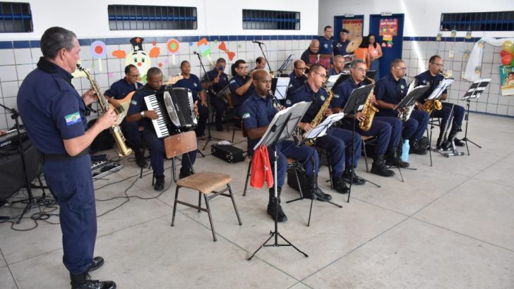 Banda da GM participa de abertura da campanha contra hanseníase e verminoses