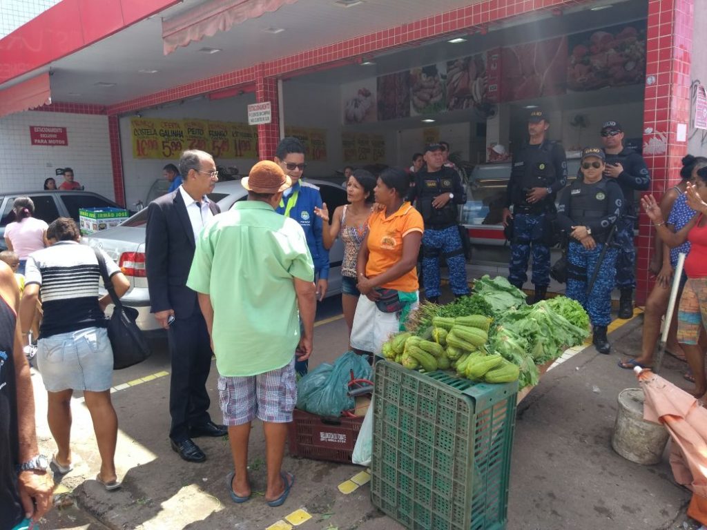 Ordenamento da Feira do Jacintinho é realizado com o apoio da Guarda Municipal