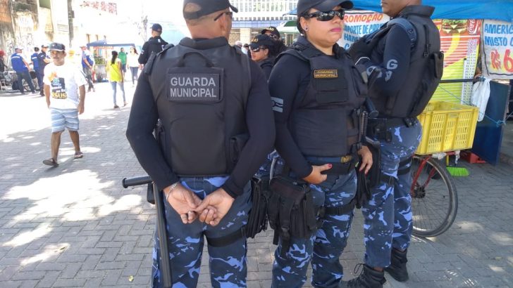 Guardas participam de reordenamento no Centro de Maceió