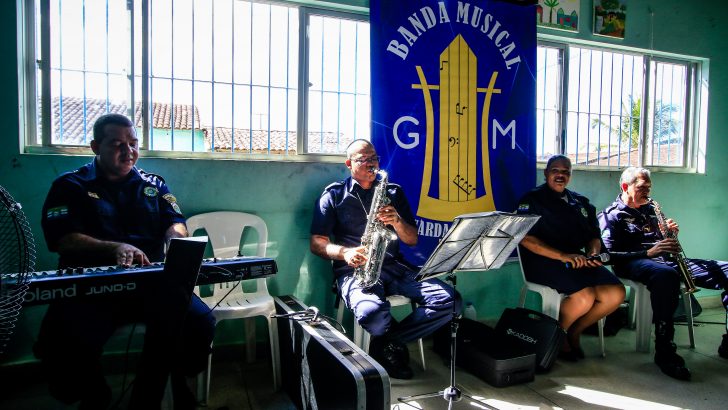 Banda da GMM e Guarda Faz Escola animam o projeto Assistência em Ação, no Benedito Bentes