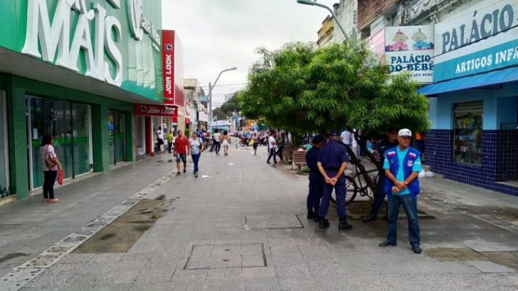 Com o apoio da GMM, Semscs continua com ordenamento no Centro de Maceió