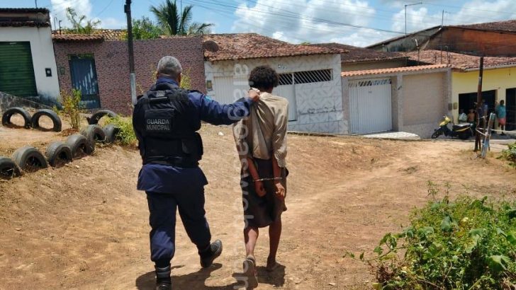 GCM de São Miguel dos Campos detém suspeito de apedrejar veículos e pessoas