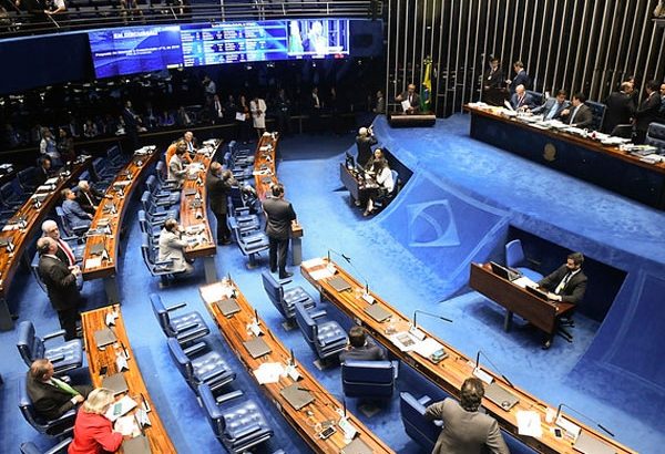 Plenário pode concluir votação da PEC Paralela da Previdência na terça-feira