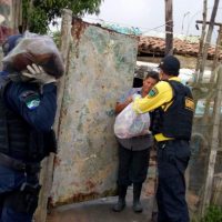 Guardas Municipais de Maceió e agentes da SMTT realizam doações de cestas básicas