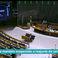 Deputados decidem manter proibição a reajuste de servidores públicos que atuam no combate à Covid-19
