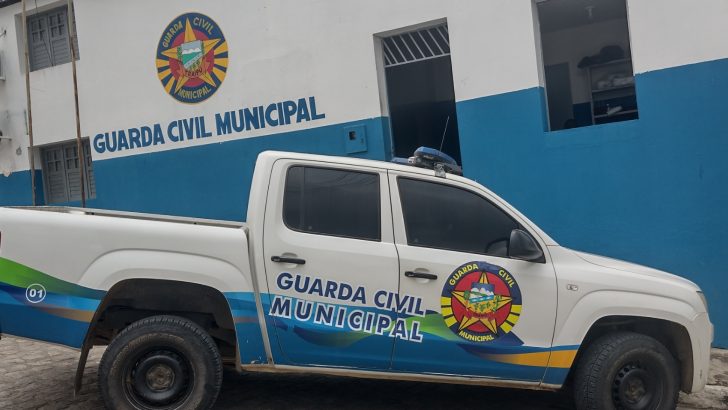 Guarda Municipal de Traipu prende homem que se dizia “primo do Lázaro” e aterrorizava estudantes