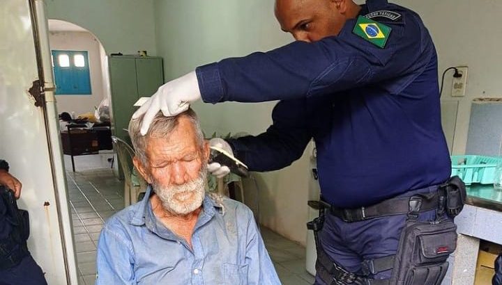 Guarda Municipal de Colônia Leopoldina resgata idoso em situação de rua