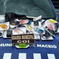 Guarda Municipal prende homem vendendo perfumes falsificados na Praça Deodoro