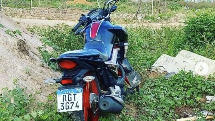 Guarda Civil Municipal de Inhapi encontra motocicleta deixada nas proximidades do município