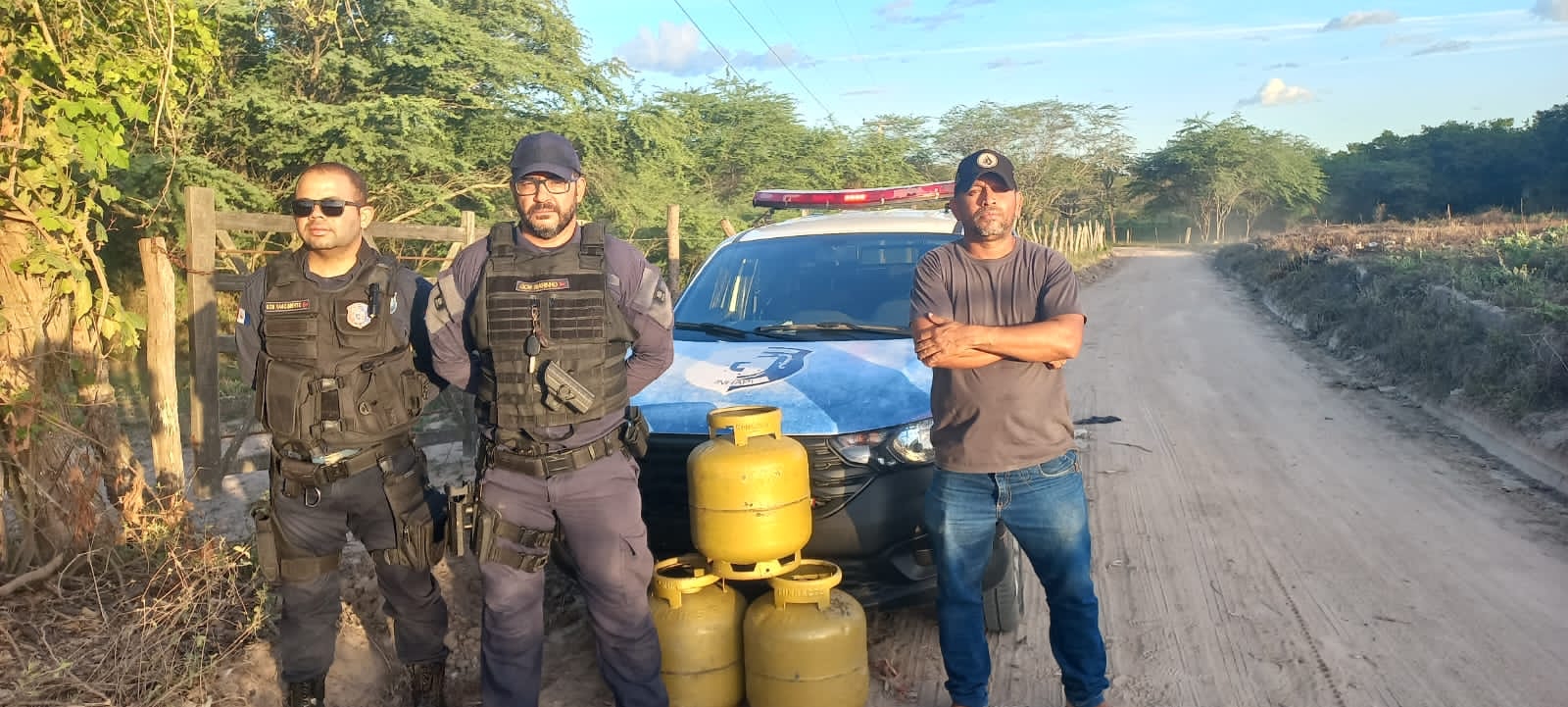 Guardas municipais de Inhapi recuperam botijões de gás furtados