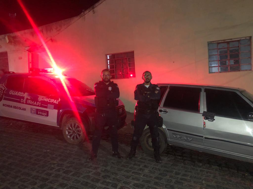 Guarda Municipal de Inhapi localiza veículo abandonado às margens da AL-140