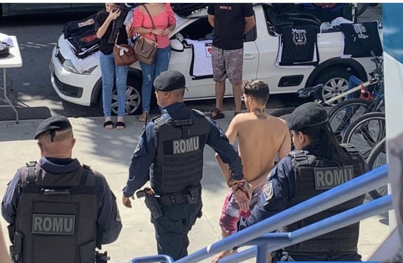 Guarda Municipal de Maceió prende aluno que invadiu faculdade