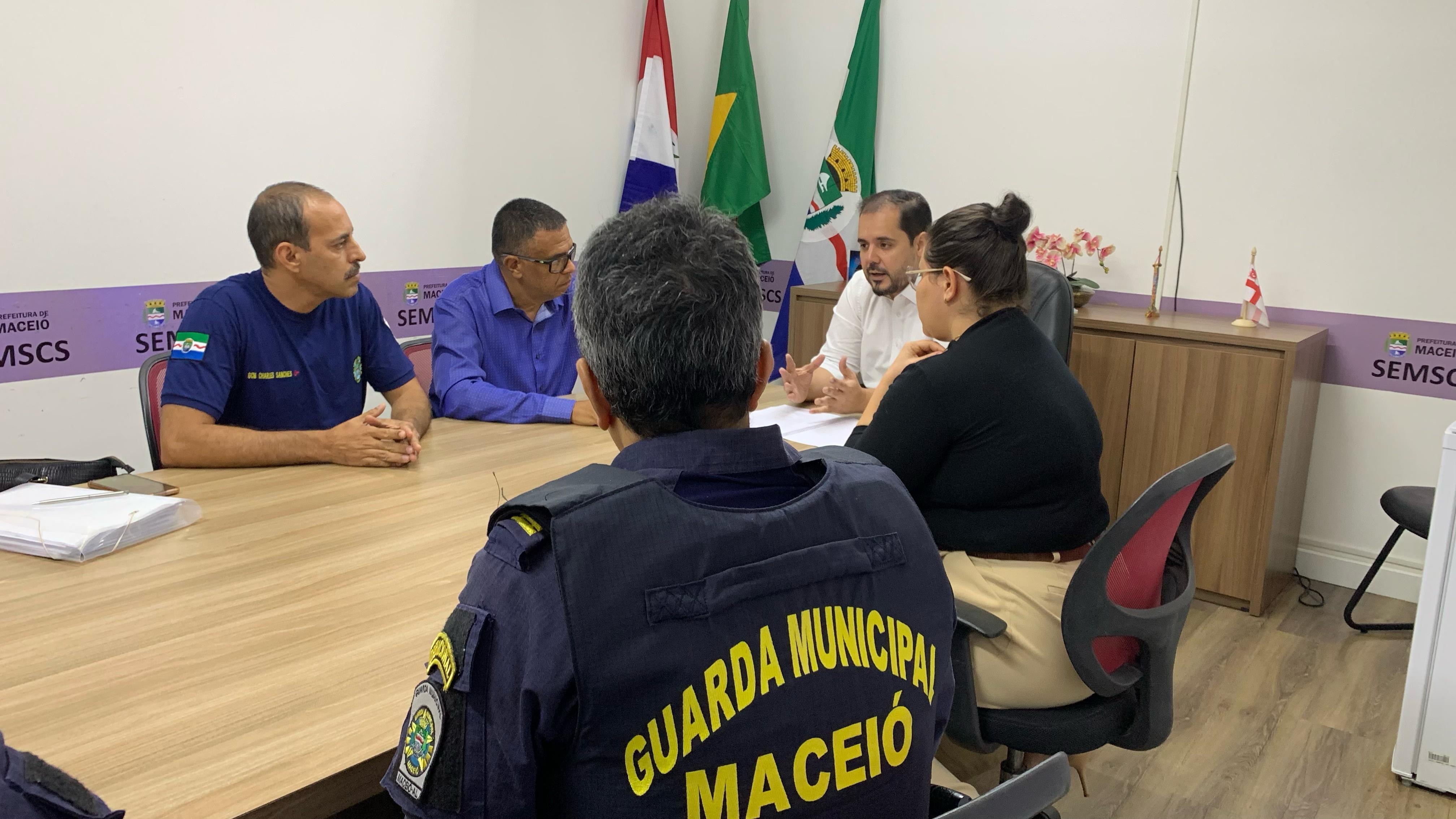 Sindguarda se reúne com o secretário da SEMSC para discutir a minuta do PCCS