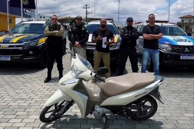 Guarda Municipal de Delmiro Gouveia apresenta motocicleta à PRF para vistoria técnica especializada