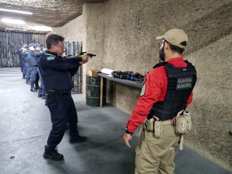 Inspetores e Subinspetores iniciam aulas práticas do Curso de Armamento e Tiro da Guarda Municipal de Maceió