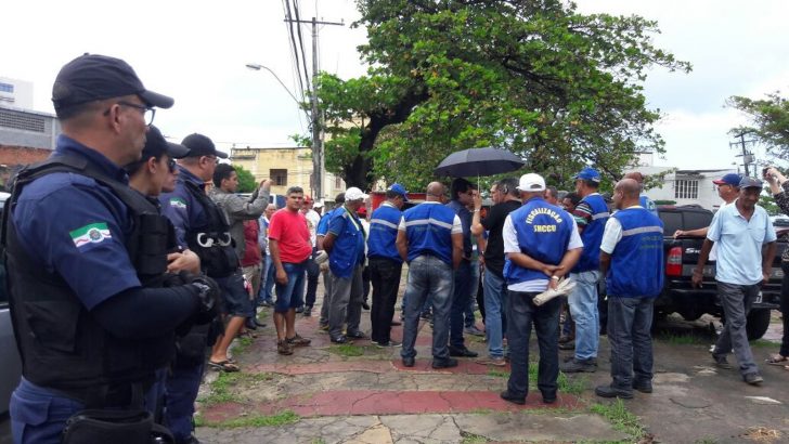 Guardas Municipais fiscalizam desocupação na Praça Sinimbú