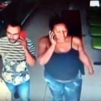 Imagens de segurança flagram casal roubando loja e GM realiza buscas