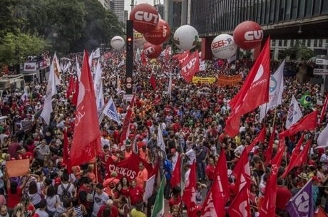 Centrais sindicais convocam greve para 14 de junho