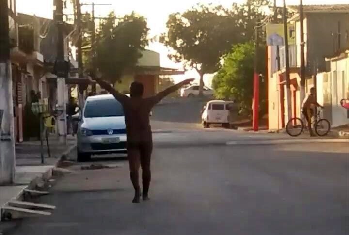 GCM de São Miguel dos Campos detém homem que andava pelado pela cidade
