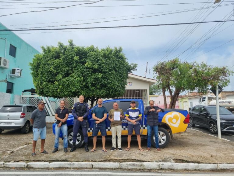 Guardas municipais de Senador Rui Palmeira e diretores do Sindguarda-AL